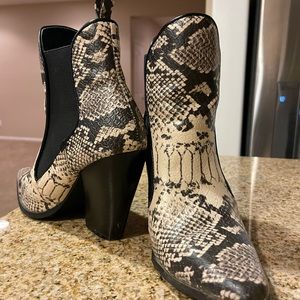 Trendy CAPE ROBBIN snakeskin booties. Perfect for festival szn!